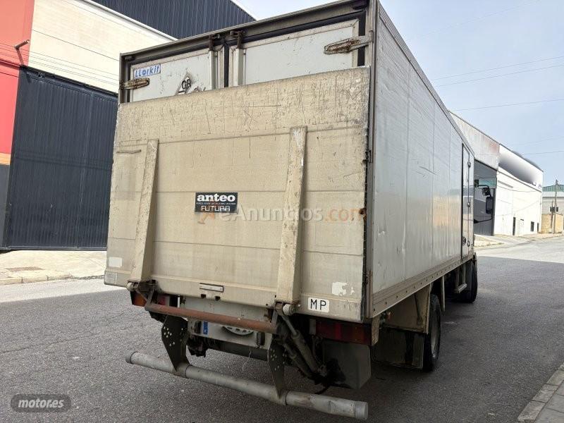 Iveco eJolly EUROCARGO 6.0D CAJA CERRADA RAMPA ELEVADORA KLIMA AC de 2005 con 870.000 Km por 10.900 EUR. en Granada