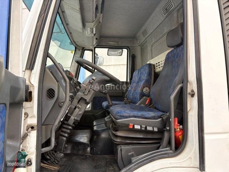 Iveco eJolly EUROCARGO 6.0D CAJA CERRADA RAMPA ELEVADORA KLIMA AC de 2005 con 870.000 Km por 10.900 EUR. en Granada