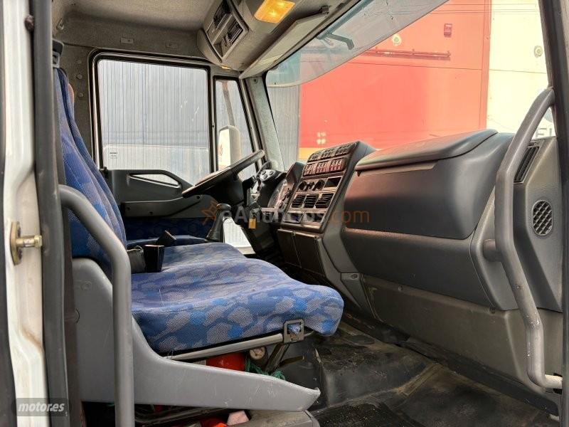 Iveco eJolly EUROCARGO 6.0D CAJA CERRADA RAMPA ELEVADORA KLIMA AC de 2005 con 870.000 Km por 10.900 EUR. en Granada