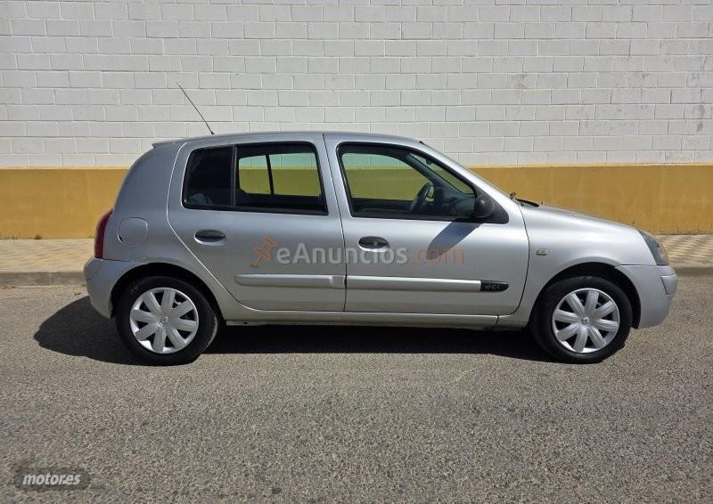 Renault Clio 1.5 dci de 2006 con 185.000 Km por 2.900 EUR. en Sevilla