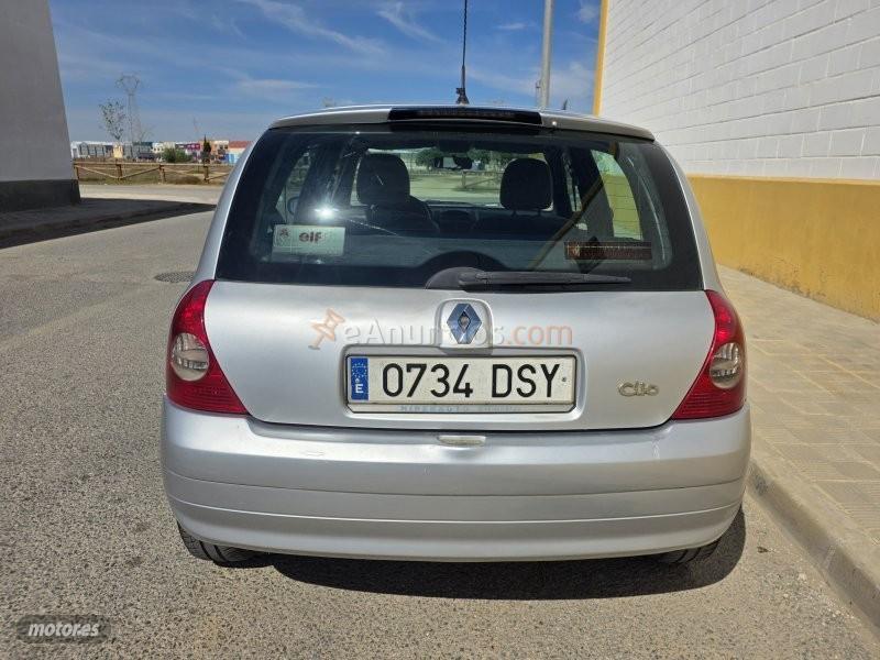 Renault Clio 1.5 dci de 2006 con 185.000 Km por 2.900 EUR. en Sevilla