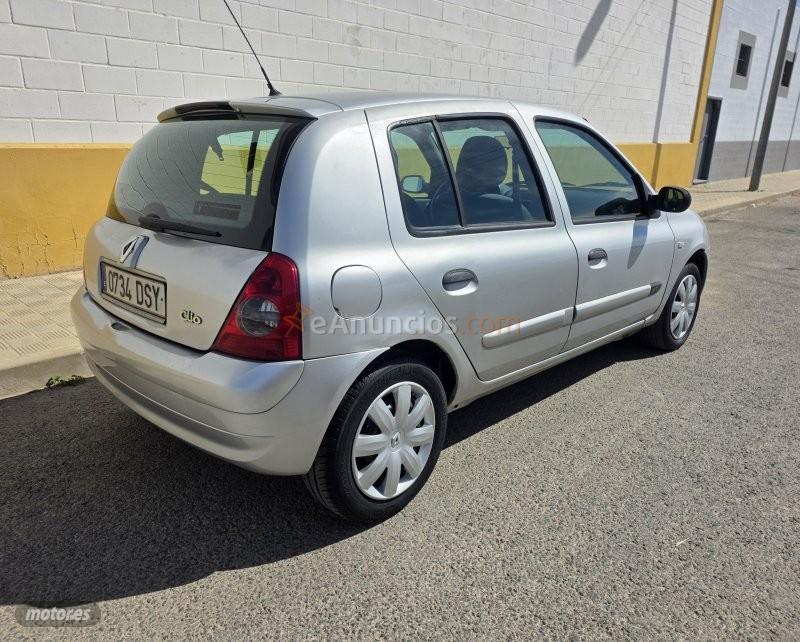 Renault Clio 1.5 dci de 2006 con 185.000 Km por 2.900 EUR. en Sevilla