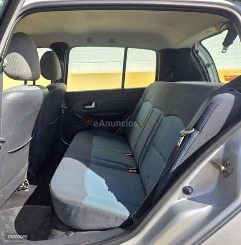 Renault Clio 1.5 dci de 2006 con 185.000 Km por 2.900 EUR. en Sevilla