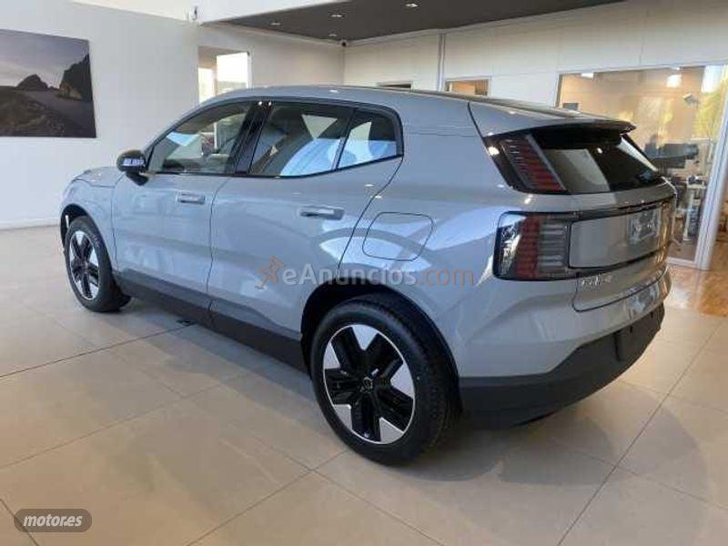 Volvo EX30 EX30 CORE P5 LONG RANGE ELECTRIC con 1 Km por 36.900 EUR. en Navarra