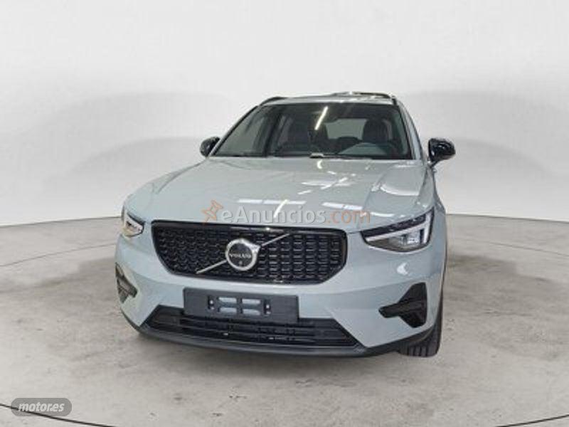 Volvo XC40 XC40 ULTRA B3 (G) MILD HYBRID DARK de 2026 con 8 Km por 40.900 EUR. en Navarra