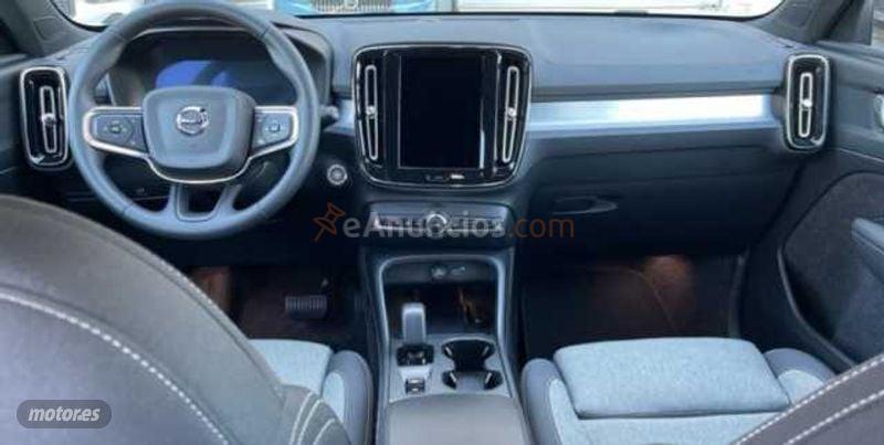 Volvo XC40 XC40 CORE B3G MYLD HYB de 2025 con 7.827 Km por 34.490 EUR. en Sevilla