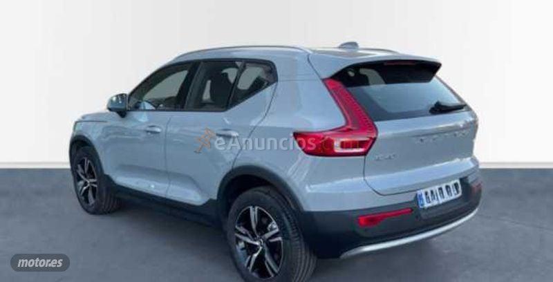 Volvo XC40 XC40 CORE B3G MYLD HYB de 2025 con 7.827 Km por 34.490 EUR. en Sevilla