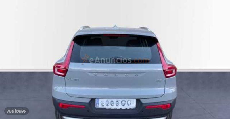 Volvo XC40 XC40 CORE B3G MYLD HYB de 2025 con 7.827 Km por 34.490 EUR. en Sevilla