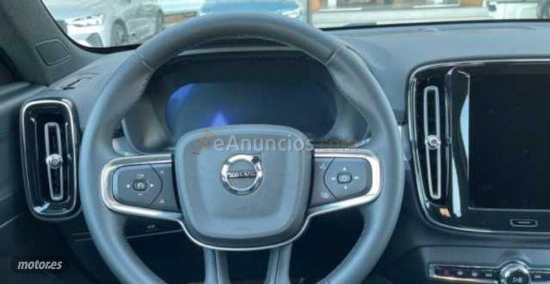 Volvo XC40 XC40 CORE B3G MYLD HYB de 2025 con 7.827 Km por 34.490 EUR. en Sevilla