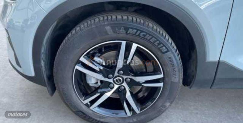 Volvo XC40 XC40 CORE B3G MYLD HYB de 2025 con 7.827 Km por 34.490 EUR. en Sevilla