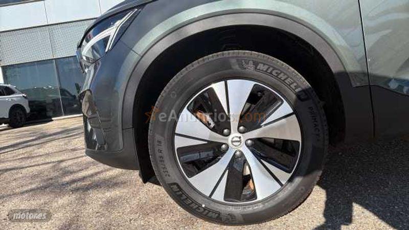 Volvo XC40 Core, B3 Mild hybrid, Gasolina de 2026 con 889 Km por 39.995 EUR. en Valladolid