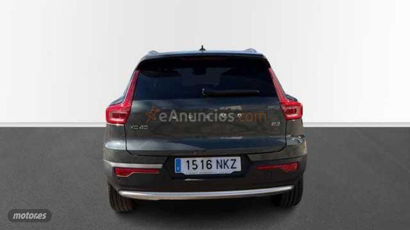 Volvo XC40 Core, B3 Mild hybrid, Gasolina de 2026 con 889 Km por 39.995 EUR. en Valladolid