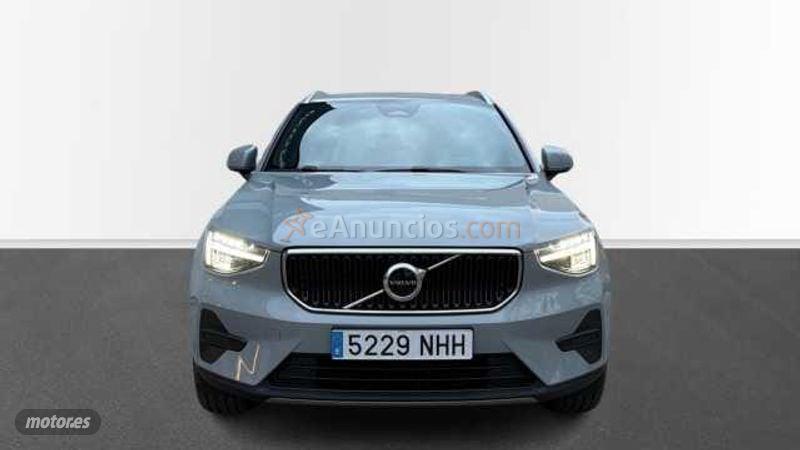 Volvo XC40 Core, B3 Mild hybrid, Gasolina de 2025 con 9.000 Km por 35.995 EUR. en Valladolid