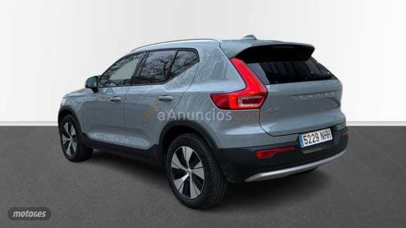 Volvo XC40 Core, B3 Mild hybrid, Gasolina de 2025 con 9.000 Km por 35.995 EUR. en Valladolid
