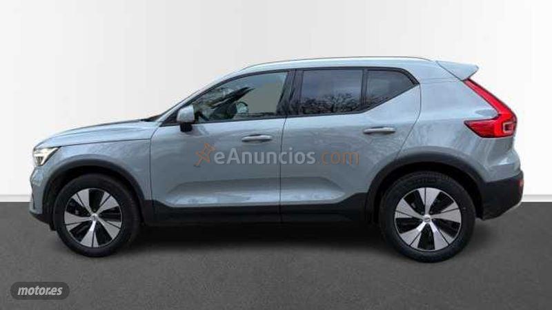Volvo XC40 Core, B3 Mild hybrid, Gasolina de 2025 con 9.000 Km por 35.995 EUR. en Valladolid