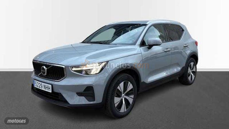Volvo XC40 Core, B3 Mild hybrid, Gasolina de 2025 con 9.000 Km por 35.995 EUR. en Valladolid