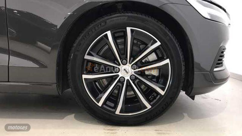 Volvo V 60 2.0 T6 RECHARGE CORE AUTO 4WD 350 5P de 2025 con 24.903 Km por 40.990 EUR. en Ourense