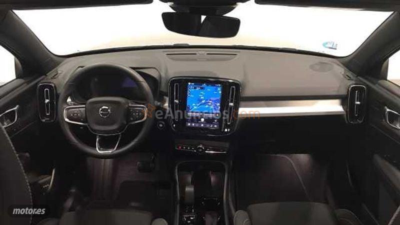 Volvo XC40 2.0 B3 MHEV PLUS DARK DCT 163 5P de 2025 con 17.116 Km por 41.990 EUR. en Ourense