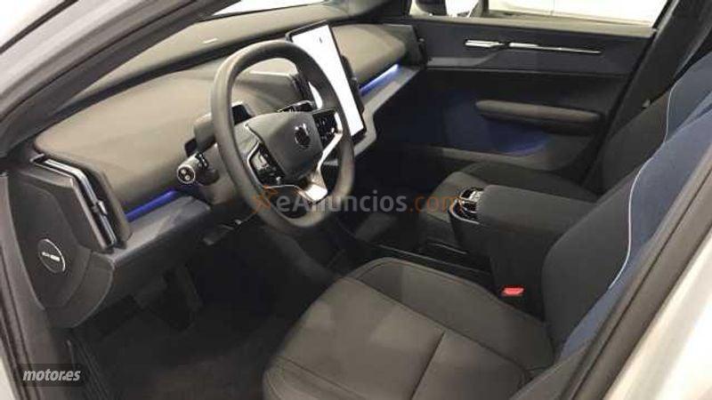 Volvo EX30 EX30 PLUS SINGLE MOTOR EXTENDED RANGE ELECT de 2024 con 5.089 Km por 32.990 EUR. en Ourense