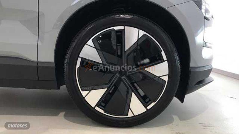 Volvo EX30 EX30 PLUS SINGLE MOTOR EXTENDED RANGE ELECT de 2024 con 5.089 Km por 32.990 EUR. en Ourense