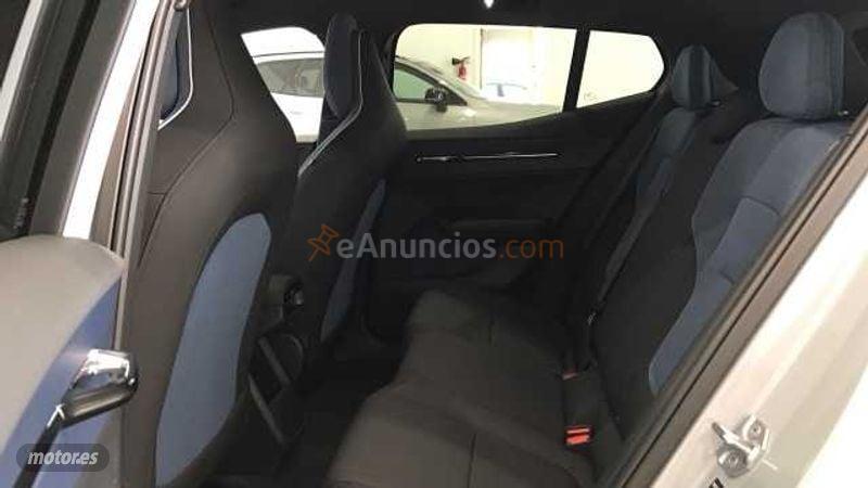 Volvo EX30 EX30 PLUS SINGLE MOTOR EXTENDED RANGE ELECT de 2024 con 5.089 Km por 32.990 EUR. en Ourense