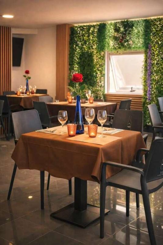 Restaurante y pizzería napolitana consolidados, en ubicación privilegiada, disponibles para traspaso.
