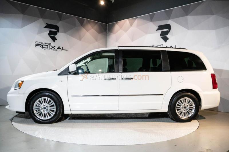 Lancia Voyager 2.8 CRD 163 CV Gold Plus ESPECTACULAR UNIDAD