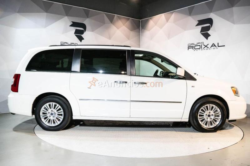 Lancia Voyager 2.8 CRD 163 CV Gold Plus ESPECTACULAR UNIDAD