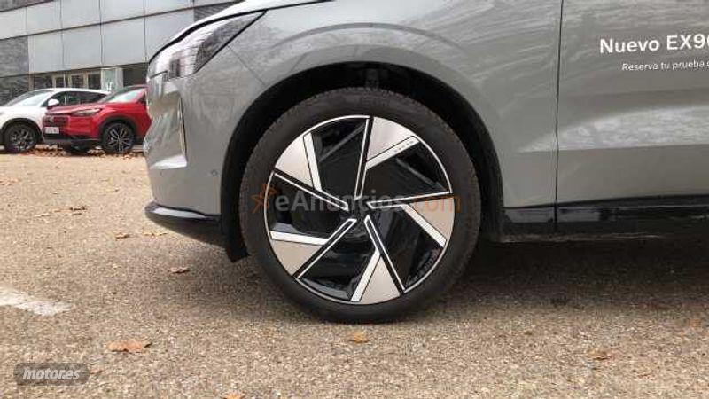 Volvo EX90 BEV 111KWH RECHARGE TWIN ULTRA AWD 408 5P 7 Plazas de 2025 con 7.500 Km por 87.995 EUR. en Valladolid