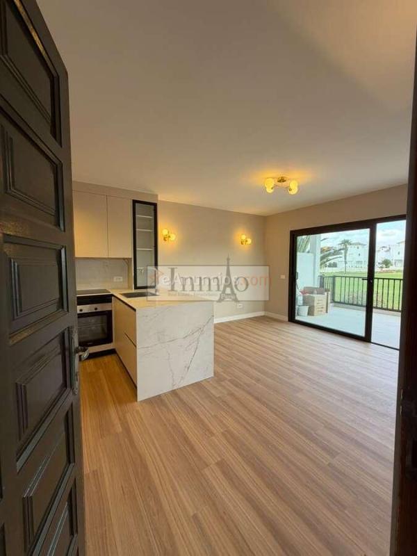 Apartamento reformado con terraza y vistas al golf en Pebble Beach Village, Amarilla Golf