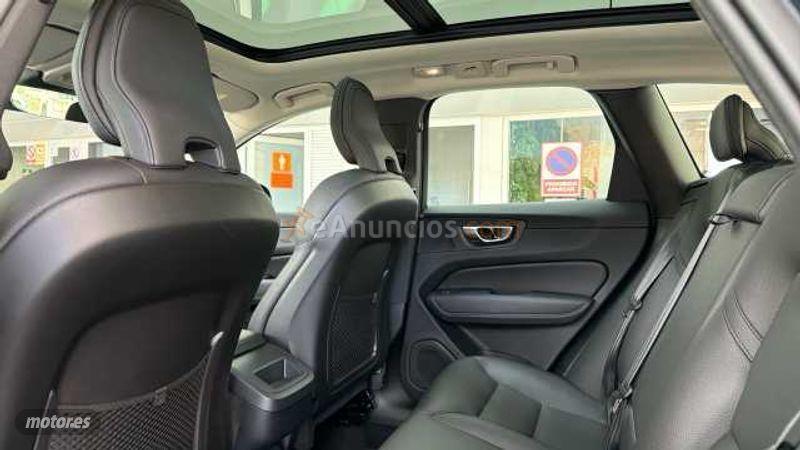 Volvo XC 60 PLUS B4 DIESEL AWD de 2023 con 66.789 Km por 36.500 EUR. en Barcelona