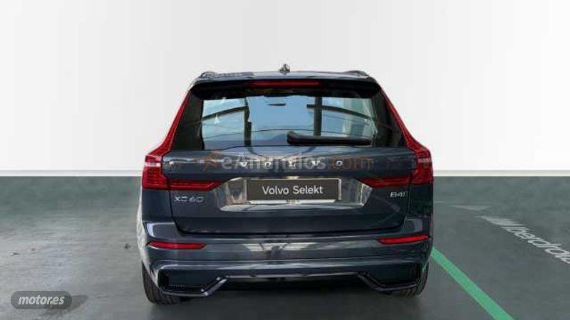 Volvo XC 60 PLUS B4 DIESEL AWD de 2023 con 66.789 Km por 36.500 EUR. en Barcelona