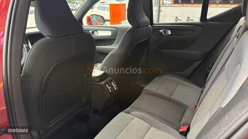 Volvo XC40 2.0 B3 CORE AUTO 5P de 2025 con 18.701 Km por 30.900 EUR. en Barcelona