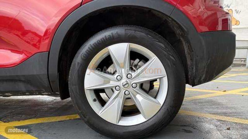 Volvo XC40 2.0 B3 CORE AUTO 5P de 2025 con 18.701 Km por 30.900 EUR. en Barcelona