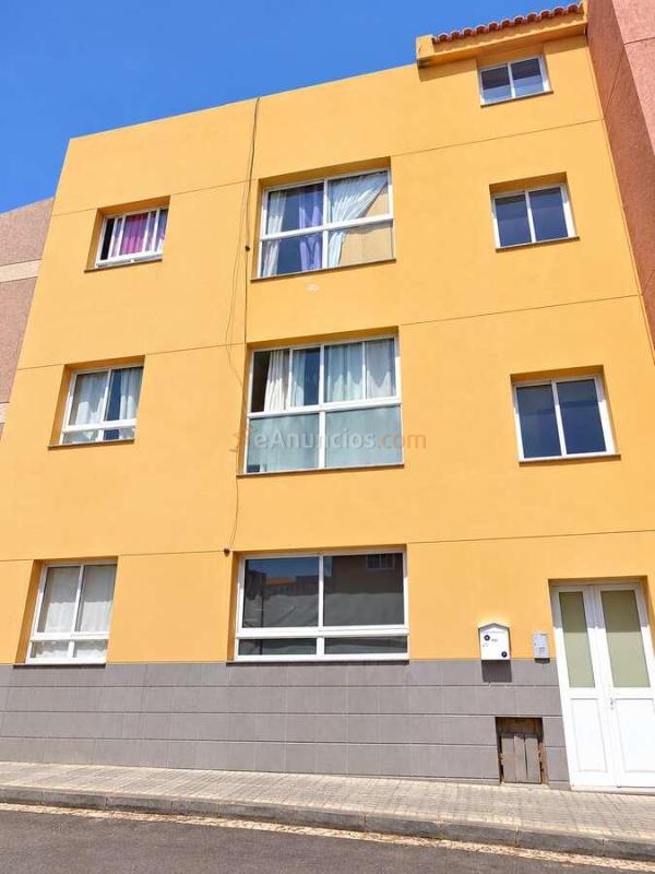 Oportunidad de inversión: piso de 87 m con 3 dormitorios, 2 baño y terraza, actualmente alquilado. Ideal para inversores.